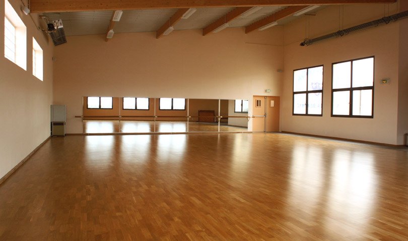 1 Grande salle de danse de 300 m2